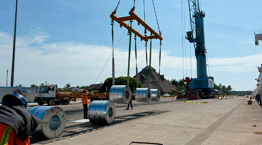 Arribo del crucero SEABOURN SOJOURN a Puerto Chiapas