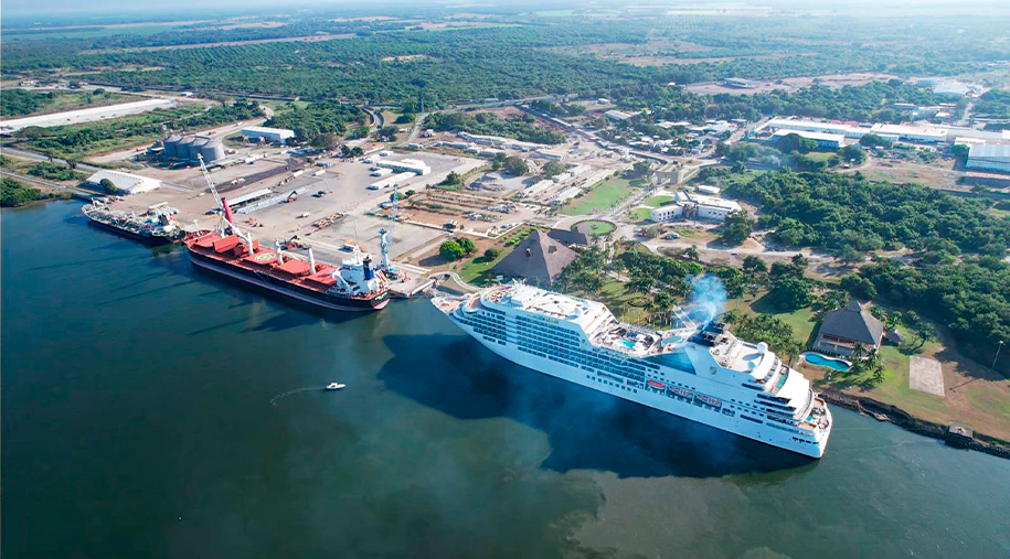 Arribo del crucero SEABOURN SOJOURN a Puerto Chiapas