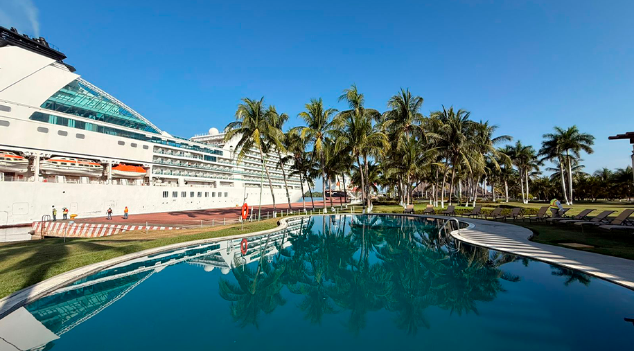 Arribo del crucero SEABOURN SOJOURN a Puerto Chiapas