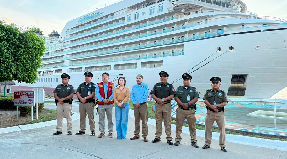 Arribo del crucero SEABOURN SOJOURN a Puerto Chiapas